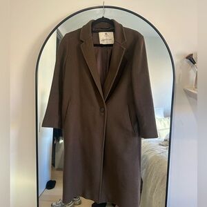 Aritzia stedman coat in brown. Size small